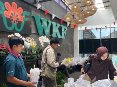 Vendor Bunga Segar vs Supplier: Mana yang Tepat untuk Event Anda?